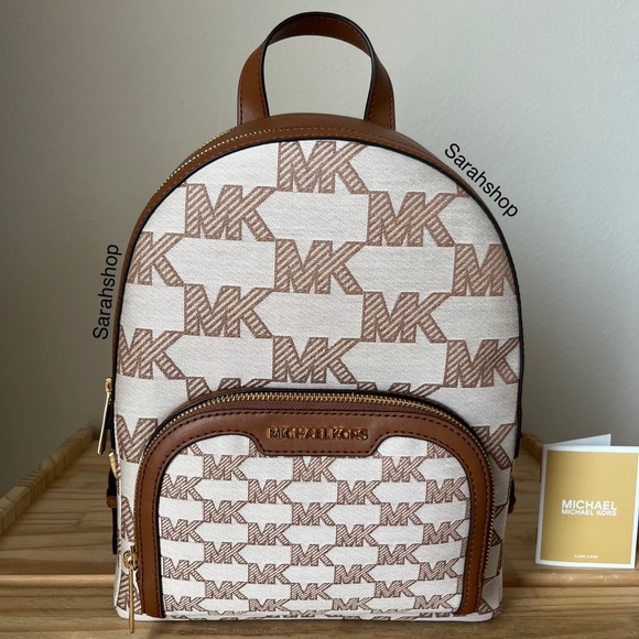 🌼Michael Kors backpack - Picture 2 of 15